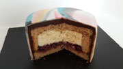 Spekulatius Kuchen, gefüllt mit Kokoscreme und Sauerkirsch-Gelee