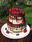 sommerlicher Naked Cake mit Beeren