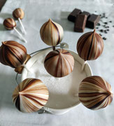 Schoko-Kirsch Cake Pops mit besonderer Überziehtechnik