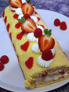 Erdbeer Quark Biskuitrolle