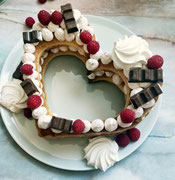 Mille Feuille Herz mit Himbeeren 