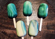 Schoko-Kaffee Cakesicles mit Marmoreffekt