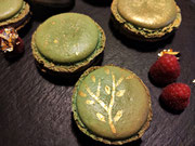 Macarons mit weißer Schokolade und Himbeere