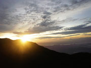 Merapi Vulkan in Bukittinggi zum Sonnenaufgang