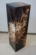 《森海》2014年　油彩、白亜地・紙・パネル　151.0×45.0×45.0cm　