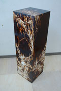 《森海》2014年　油彩、白亜地・紙・パネル　151.0×45.0×45.0㎝