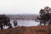 Am Murray Valley HWY der Hume Lake bei Wodonga