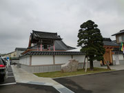 塀と記念樹