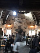 レストラン「三本の箒」