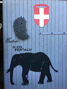 découpe d'un éléphant en métal