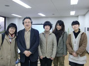 稲田七海教授とありむら潜さん、釜ヶ崎にて