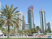 Zwischen Downtown Doha und dem Meer gibt es eine Küstenpromenade.