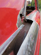 r/h rear wing top rail cut out