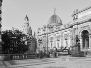 Dresden Kunstakademie und Frauenkirche, schwarzweiß, Foto 2, Enno Franzius
