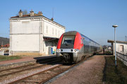 Sermizelles-Vézelay. 13 mars 2007. B 81573-81574 + 81547-81548. Train 891151 Paris-Bercy - Avallon. Cliché Pierre BAZIN