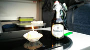 Der Lohn: Ein kühles Bier und ein Küchlein mit Kerze