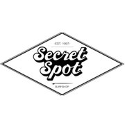 Secret Spot, Surfkleidung, Accessoires und Hardware