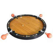Le billard Nicolas : Le but du jeu est de préserver son camp (représenté par le trou placé en face de soi) et d'envoyer la bille de liège chez les adversaires en la déplaçant par le souffle de sa poire.