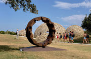“Circle - door to the future  (C-41)”  / H.250x350x120cm / corten steel / 2018／Sculpture by the Sea  Bondi 2019,  Sydney, Australia