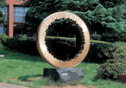 "Circle - harmony (C-03)" H.300x230 (⌀230)x90cm / bronze / 1993 / Fussa Park, Tokyo