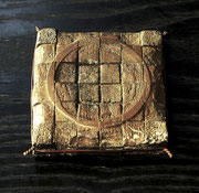 "Face - vestiges (痕跡) (K-58)" t.1.5x9x9cm / bronze / 1999