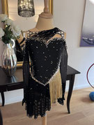 Kürkleid mit Fransen