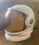 CASCO ASTRONAUTA INFANTIL / ARRIENDO: $15.000 / GARANTÍA: $60.000