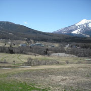 妙高山と黒姫山は隣り合わさっています。