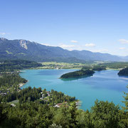 Noch ein Bild vom Faaker See. Fotografiert wurde von der Taborhöhe aus. Herrlich schöne Türkisfärbung des Wassers welches in den heißen Sommermonaten zum Baden einlädt.