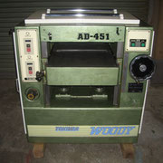 常盤工業AD-451自動一面かんな盤（１） 定盤自動昇降、三枚刃。