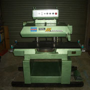 丸仲鉄工　ロイヤルカイテン25Ⅲ超仕上鉋盤    　　　　　　お買い上げ頂きました。人気機種につき、早速在庫機の整備に入ります。