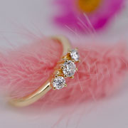 Trilogie-Verlobungsring mit 3 Brillanten aus recyceltem Gold