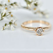 Verlobungsring aus recyceltem Gold