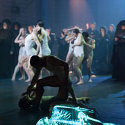 Memento Mori, Gärtnerplatztheater Regie: Karl A. Schreiner Bühne: Jordi Roig Videodesign: Raphael Kurig, Thomas Mahnecke © Lioba Schöneck