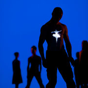 Augenblick, verweile, Gärtnerplatztheater Regie Hans-Henning Paar Bühne:Isabel Kork, Hanna Zimmermann Licht: Rolf Essers Videodesign: Raphael Kurig, Isabel Kork © Lioba Schöneck