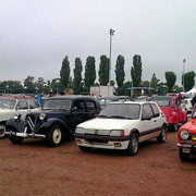 Des SIMCA  pelle mêle aux milieu  d’anciennes!