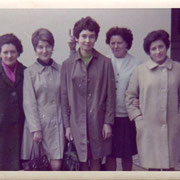Photo datée de 1970 et marquée : Odette, Thérèse, Nelly, Paulette, Marcelle.