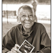 Nikki Giovanni (June 7, 1943 – December 9, 2024) flashing my Marley Postcard, Jazz in the Valley, Poughkeepsie, NY 2024 