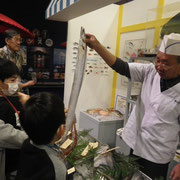 企画展で本物の魚の観察しました。