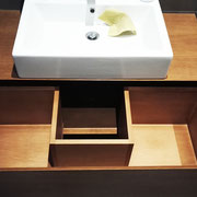 Mobile in listellare impiallacciato rovere spazzolato. Designer SPF – Architetti Associati Roma