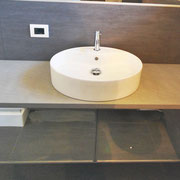 Mobile bagno con frontale a specchio. Rep. San Marino