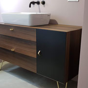 Mobile bagno in eukalipto. Designer SPF – Architetti Associati Roma
