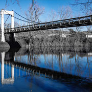 Pont sur le Tarn - White and black blue