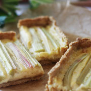 Rgabarberkuchen mit Vanillecreme.