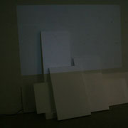 Fremdes Land, 2012 Installationsansicht Raum 1 "neutraler Raum" bei Bildwechsel