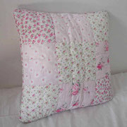 Cojines Patchwork rosado / REF: TEX- 035/ 40 X 40 CMS./ 2 unidades / Arriendo: $ 3.500 c/u / Garantiía: $ 12.000