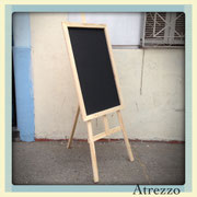 PIZARRA ATRIL MADERA NATURAL / REF: VAR- 023 / 1 unidad / Medidas: 1,50 x 63 cms. ancho / Arriendo: $ 10.000 / Garantía: $ 25.000