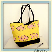 Bolso playa pescados Amarillo  y negro / REF: VAR- 038 / 1 unidad/ Arriendo: $ 3.000 / Garantía: $ 10.000