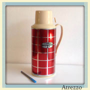 TERMO ROJO METALICO ESCOCES / REF: Coc-099 / 1 unidad / Arriendo: $ 7.000 / Garantía: $ 18.000
