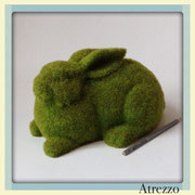 Conejo Decorativo Pasto Verde / REF:  / 1 unidad / Arriendo: $ 6.000 / Garantía: $ 15.000 